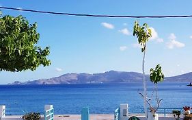 Haraki Mare Studios Beach Front